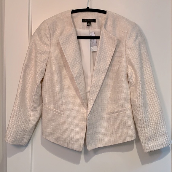 Ann Taylor Jackets & Blazers - Ann Taylor crop tweed blazer